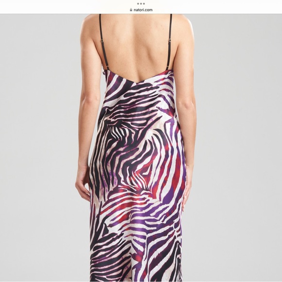 Kuma Robe & 2pc Pjs. - Picture 7 of 11